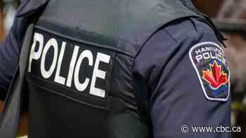 Hamilton police silent about officer who allegedly donated to anti-mandate convoy - CBC.ca