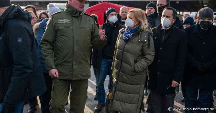 Faeser besucht Ukraine-Grenze – Lob für polnische Regierung