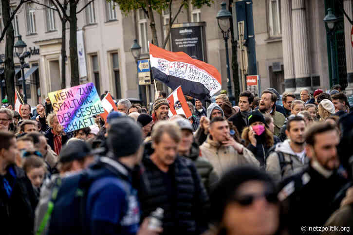 Chronik rechter Gewalt: „Die neuen rechten Strukturen sind diffuser und heterogener“