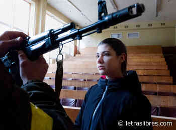 Dilemas del feminismo en tiempos de guerra y autoritarismo - LetrasLibres.com