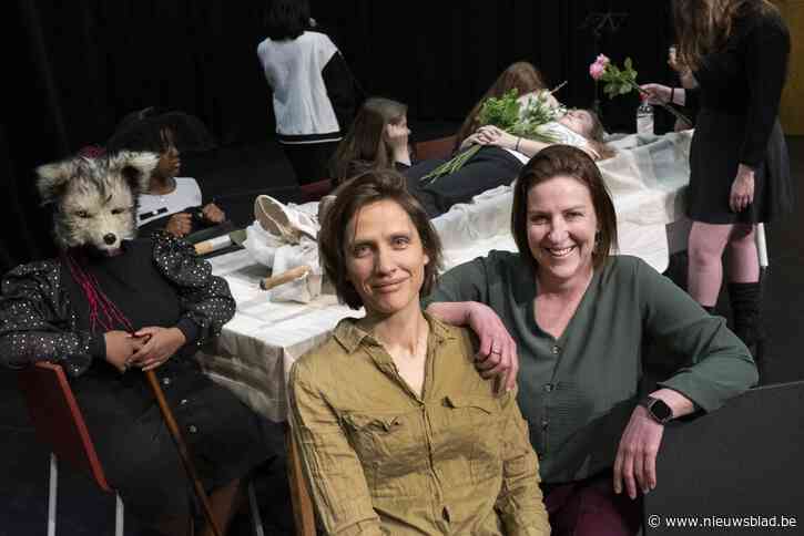 Jongeren in Jeugdzorg creëren theaterstuk gebaseerd op eigen ‘rugzak’: “Ontroerend en confronterend, maar ook komisch”