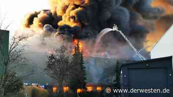 Essen: Gewaltige Rauchwolke über der Stadt! Nur Schadensbegrenzung - DER WESTEN