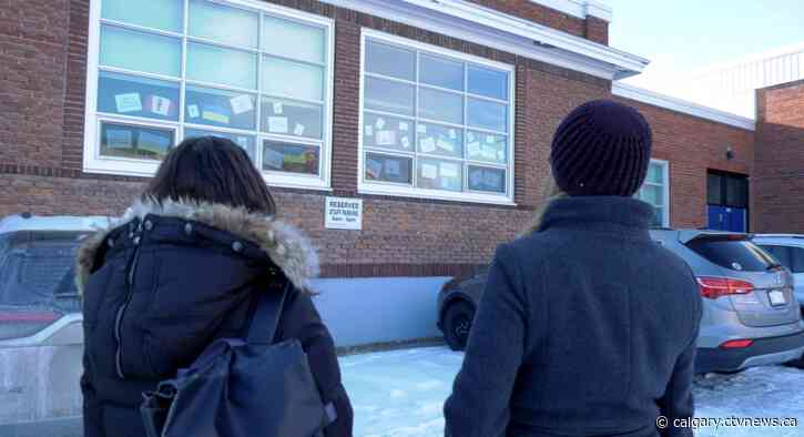 'Such brave people': Calgary elementary students paint pictures of peace and solidarity with Ukraine