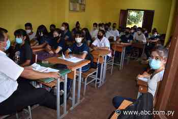 Alumnos de una escuela de Guarambaré estudian hacinados y deben comprar su almuerzo - ABC Color