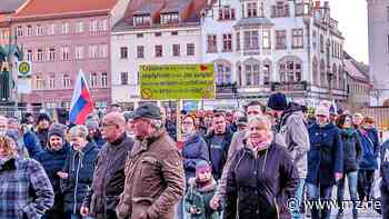 Russland-Flaggen auf Corona-Demo in Wittenberg - Mitteldeutsche Zeitung