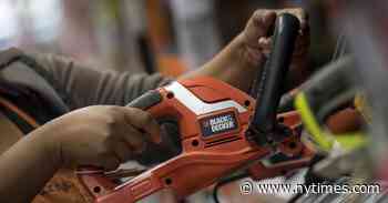 No Ikea Shelves, No Levis: The Western Retail Exodus From Russia Is On - The New York Times