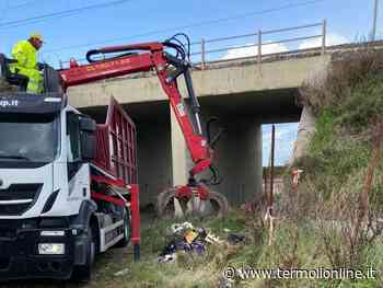 Il freddo non ferma gli sporcaccioni: ancora rifiuti in Contrada Fucilieri - Termoli Online