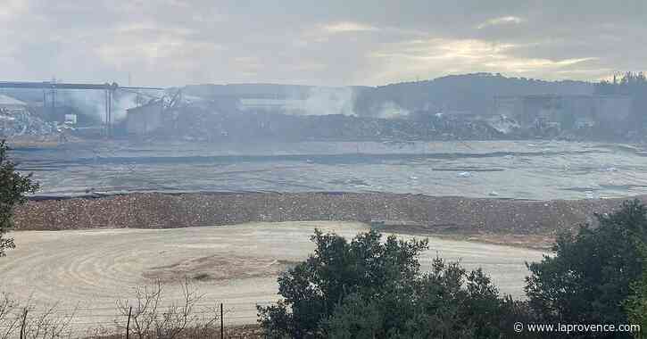 Saint-Chamas : l'incendie de milliers de tonnes de déchets "totalement éteint" - La Provence