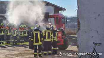 Rauch in Oberneukirchner Scheune - Autofahrer verhindert Brandausbreitung