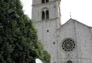La cattedrale di Fermo lancia l'Infiorata all'uncinetto. Don Michele: «Fede, arte e creatività» - Cronache Fermane