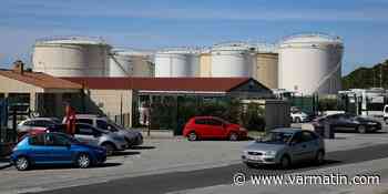 Les Gilets jaunes de retour au dépot pétrolier de Puget-sur-Argens - Var-matin