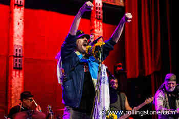 Patti Smith, Gogol Bordello Stand Against ‘Monstrous Fascist Regime’ at Ukraine Benefit