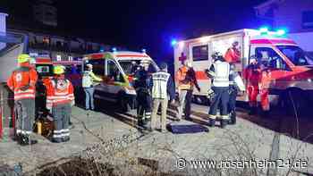 Großeinsatz vor Mehrgenerationenhaus in Brannenburg - 30 Bewohner in Sicherheit gebracht