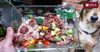 Im Wald verstecktes Hundefutter stellt Polizei vor Rätsel - Schwäbische