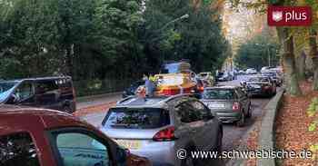 Damit die Feuerwehr nicht ausgebremst wird: Für sicheren Rettungsweg sollen 15 Parkplätze wegfallen - Schwäbische