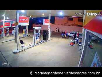Trio rouba e agride funcionários de posto de combustíveis em Aracoiaba; veja vídeo - Diário do Nordeste
