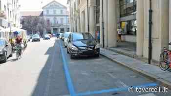 La sosta nelle zone blu di Vercelli passa da 1 a 1,30 euro all'ora - tgvercelli.it