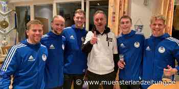 Prominenter Gast: Peter Neururer leitete Trainingseinheit beim SuS Stadtlohn - Münsterland Zeitung