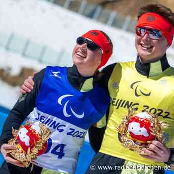 Walter und Guide Strecker tragen deutsche Fahne bei Feier - radioeuskirchen.de