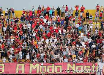 Tutti negativi i calciatori del Benevento: contro il Crotone si giocherà regolarmente - pianetaserieb.it