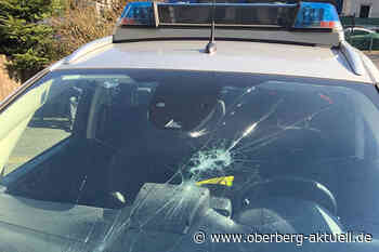 39-Jähriger bewirft Polizeiauto mit Steinen - Oberberg Aktuell