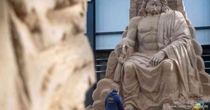 9000 Tonnen Sand in Form gebracht