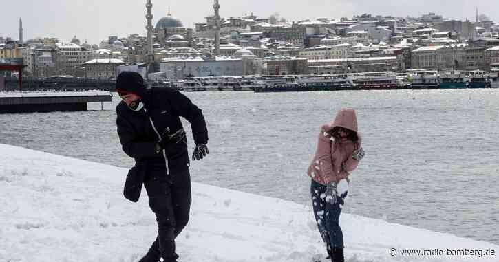 Einschränkungen durch Schnee in Türkei und Griechenland