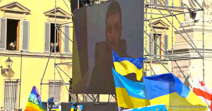 Guerra Russia-Ucraina, Zelensky alla piazza di Firenze: “Conflitto contro l’Europa e l’Occidente”. E insiste: “Serve no-fly zone”