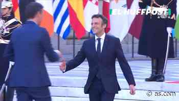 El saludo entre Macron y Sánchez que lleva un millón de visitas - AS