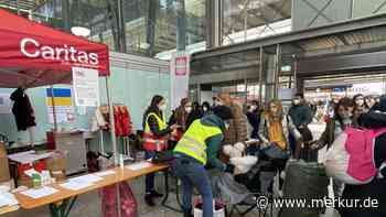 Sonderzug mit hunderten Ukraine-Geflüchteten erreicht München am Samstagabend: Reiter denkt über Zeltstadt nach