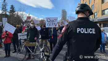 Tensions rise as Beltline counter-protestors confront anti-mandate demonstration