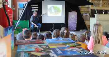 Kinderen beleven jeugdboekenmaand in verteltent | Izegem | hln.be - HLN.be