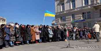 La potenza (e la bellezza) del “Va, Pensiero” intonato in piazza dall'Opera di Odessa - OGGI