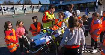 Internen De Keiwijzer krijgen Rode Kruis Poperinge op bezoek - HLN.be