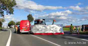 17-jarige bromfietser kritiek na botsing met vrachtwagen | Poperinge | hln.be - HLN.be
