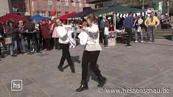 Fulda sammelt für Hilfskonvoi zur Ukraine - Video: | hessenschau.de | TV-Sendung - hessenschau.de