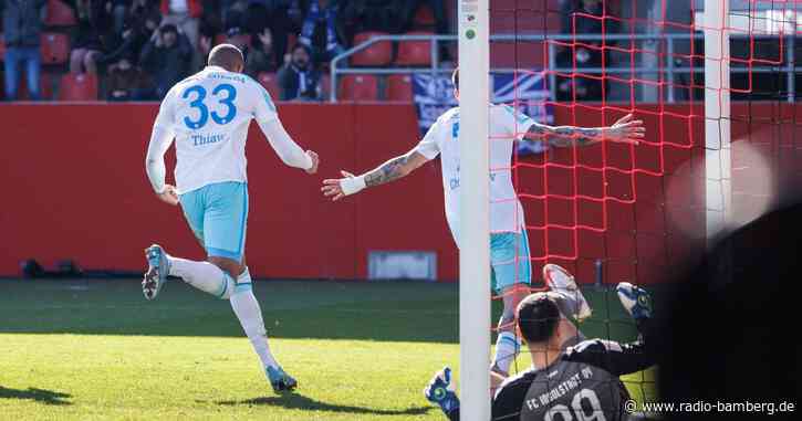 Schalke und Nürnberg rücken an Spitzentrio heran