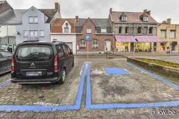 Af te breken parkeervakken kleuren toch blauw in Wervik: “Deze vergissing kost de stadskas gelukkig niets” - KW.be