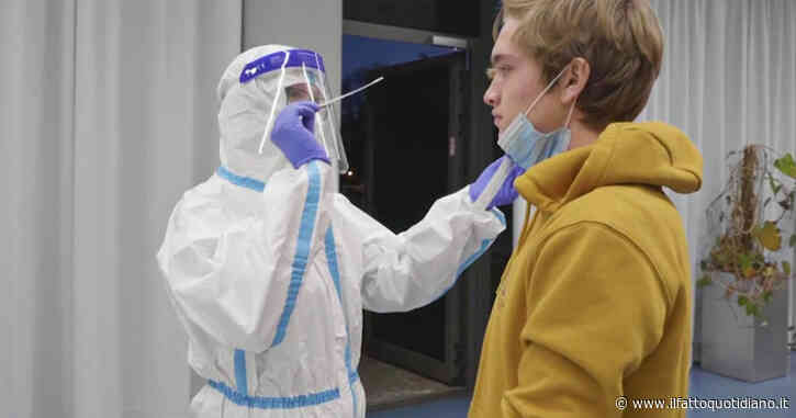 Covid, 48.886 contagi e 86 morti in 24 ore. La curva risale: in una settimana +33% di nuovi casi e rallenta il calo dei ricoveri