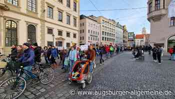 Augsburg: 3300 Menschen nehmen an Corona-Demo durch Augsburger Innenstadt teil | Augsburger Allgemeine - Augsburger Allgemeine
