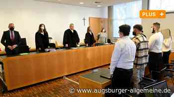 Prozess in Augsburg: Messerstecherei im Reese-Park: Zeuge wird im Gericht festgenommen | Augsburger Allgemeine - Augsburger Allgemeine