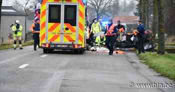 Bestuurder zwaargewond na hevige crash tegen boom in Aartrijke, passagier lichtgewond - HLN.be