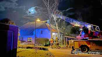 Kalkar: Bäume auf Stromleitung und Auto gestürzt - NRZ News