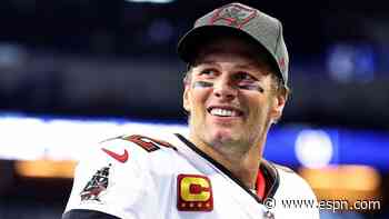 Brady says he's returning as Bucs QB next season