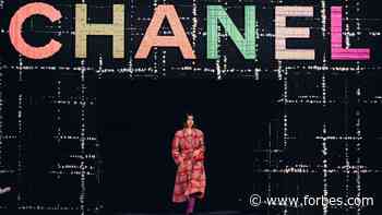 The Tweed River Runs Through Chanel RTW Fall Winter 2022/2023 - Forbes