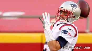 Hoyer back for third stint with Pats on 2-year deal