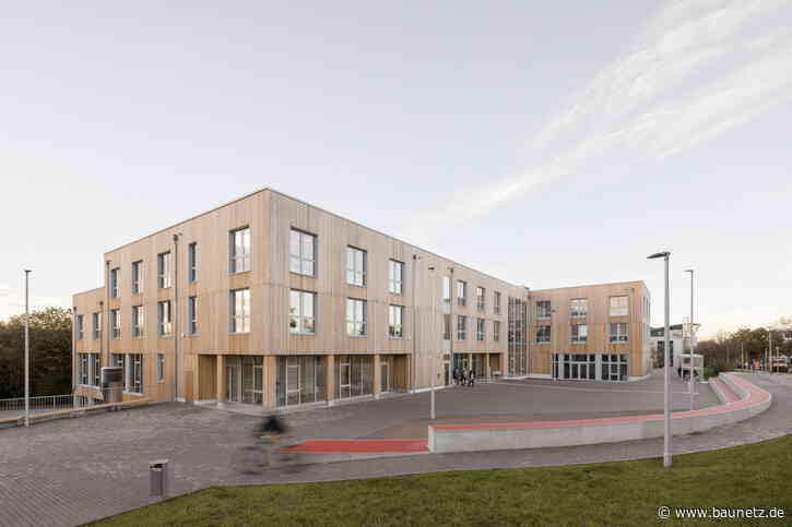 Zukunftsraum aus Holz
 - Unigebäude in Witten von Lagerschwertfeger