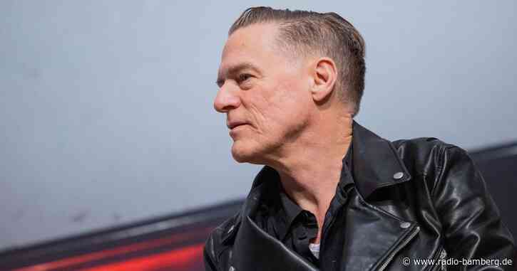 Bryan Adams mit Porträts in Hagen