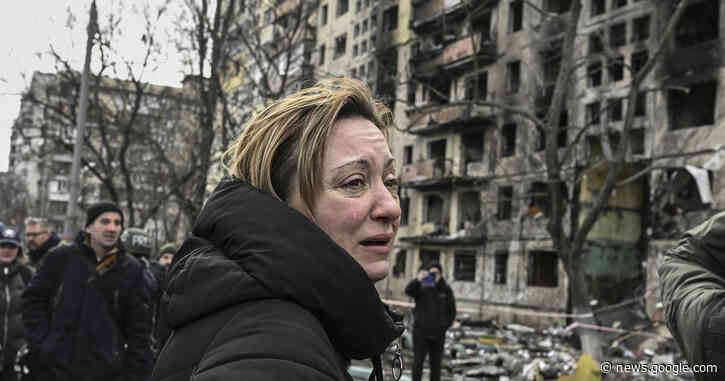 Russia pushes war in Ukraine close to U.S. NATO allies' border with airstrikes near Poland as talks continue - CBS News