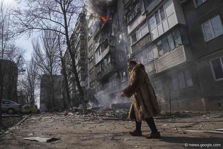 Ukraine, Russia resume talks as fighting nears Kyiv - The Associated Press - en Español